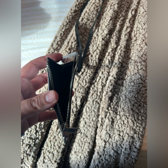 RARE COLLECTOR’S ITEM | Victoria Secret’s Silver Card Holder Lanyard - Picture 4 of 5